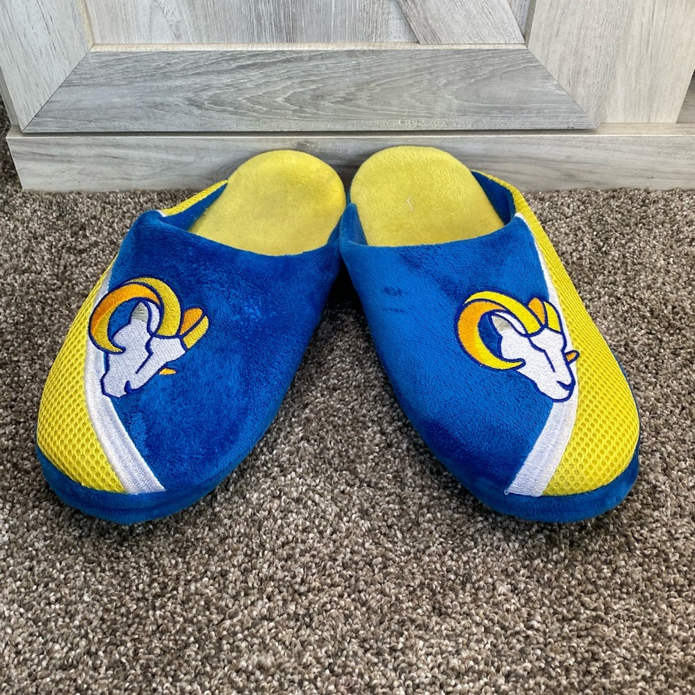 FOCO NFL MEN'S NFL LOS ANGELES RAMS 2022 BIG LOGO COLOR EDGE SLIPPERS Med